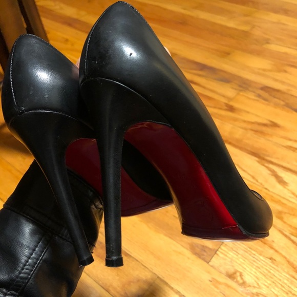Christian Louboutin Classic Pigalle Pump